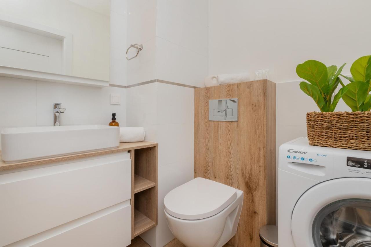 Bright & Stylish Apartment With Balcony 1,5 Km To Gdansk Main City By Noclegi Renters מראה חיצוני תמונה